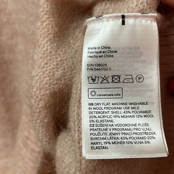 EUC- Women’s H&M Pullover Sweater - S - Picture 8 of 8